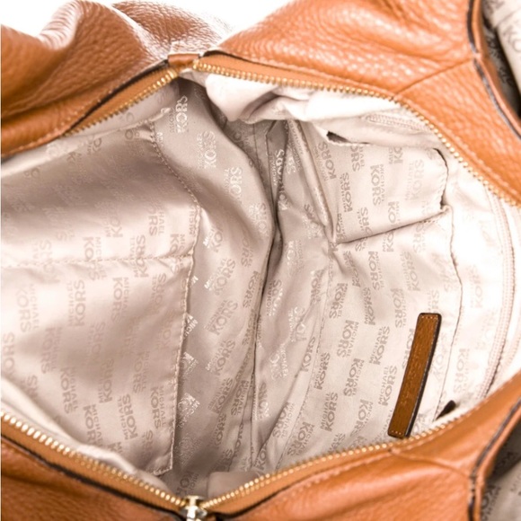 Michael Kors Fulton Large Shoulder Tote Bag - Picture 9 of 12